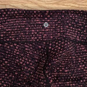 Lululemon Wunder Under Cropped leggings 
Size 2